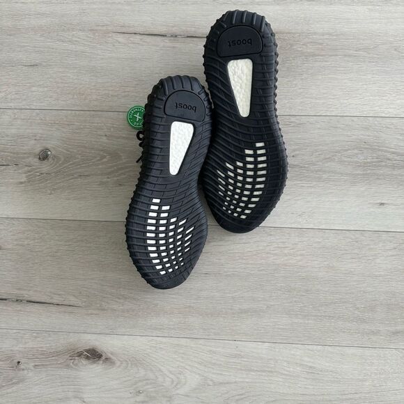 Adidas Men's Yeezy Boost 350 V2 Shoes Black 11.5‎ New With Box - Picture 8 of 14